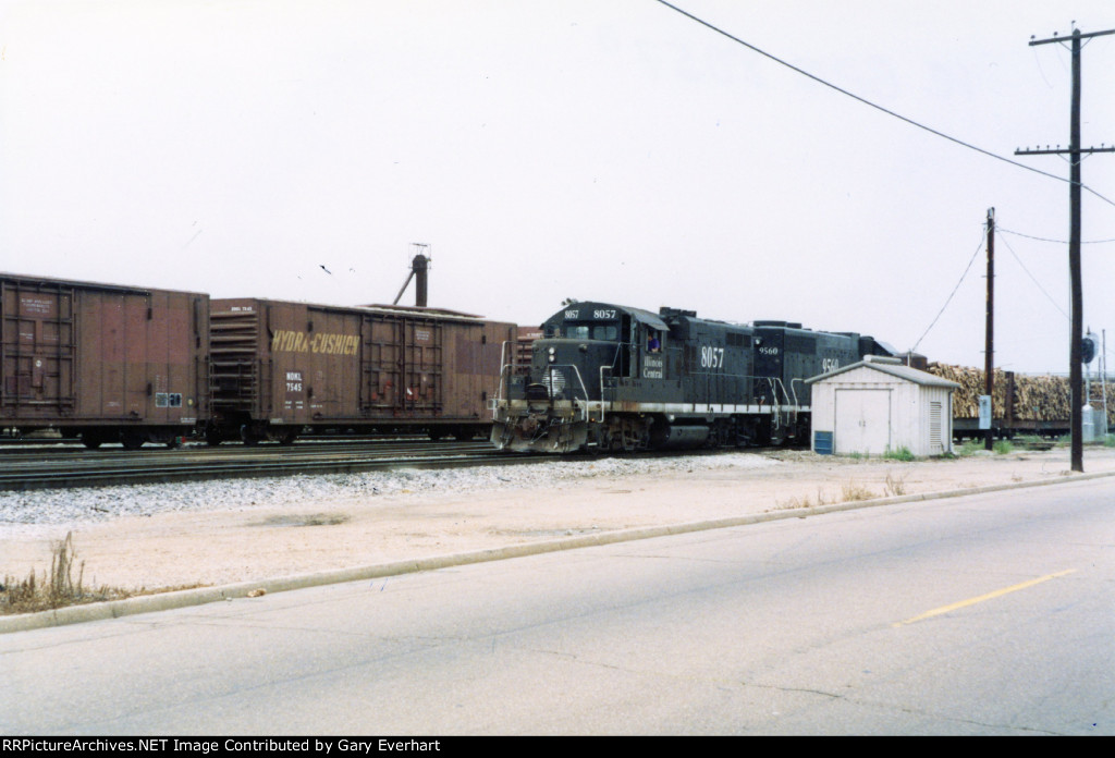 IC GP10 #8057 - Illlinois Central 